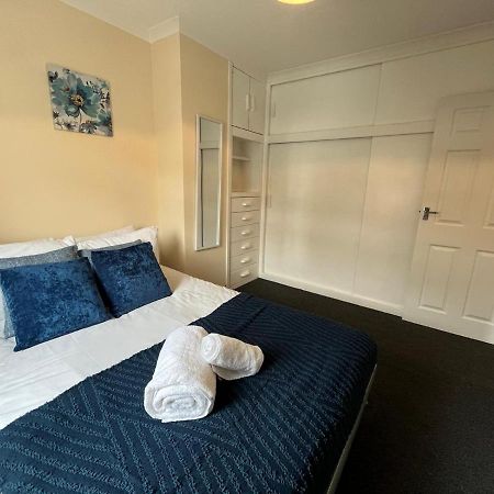 Access To Private Gym Room, 3 Bedrooms, Close To The City Swansea Exteriör bild
